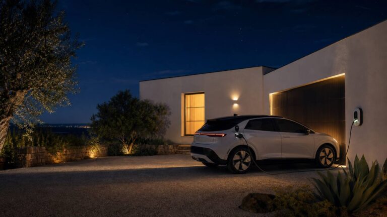 Quanto costa ricaricare un’auto elettrica a casa